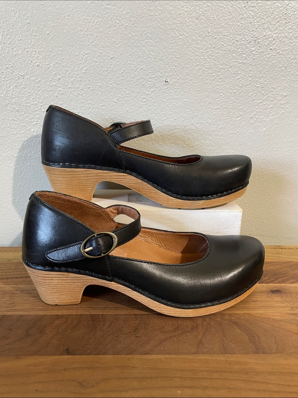 Dansko Black Leather Mary Jane Clogs US 8.5/9 EU 39 Block Heel Comfort Shoes